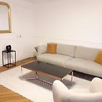 Champs Elysee Charming Appartement